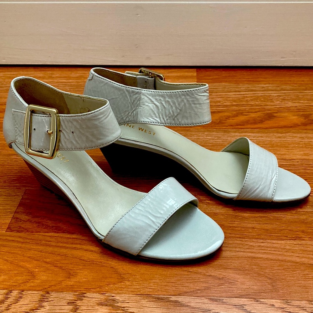 Women’s Nine West sandal size 6 with ankle strap